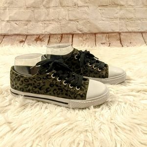 Airwalk Low Top Fashion Cheetah Print Sneakers Size 8